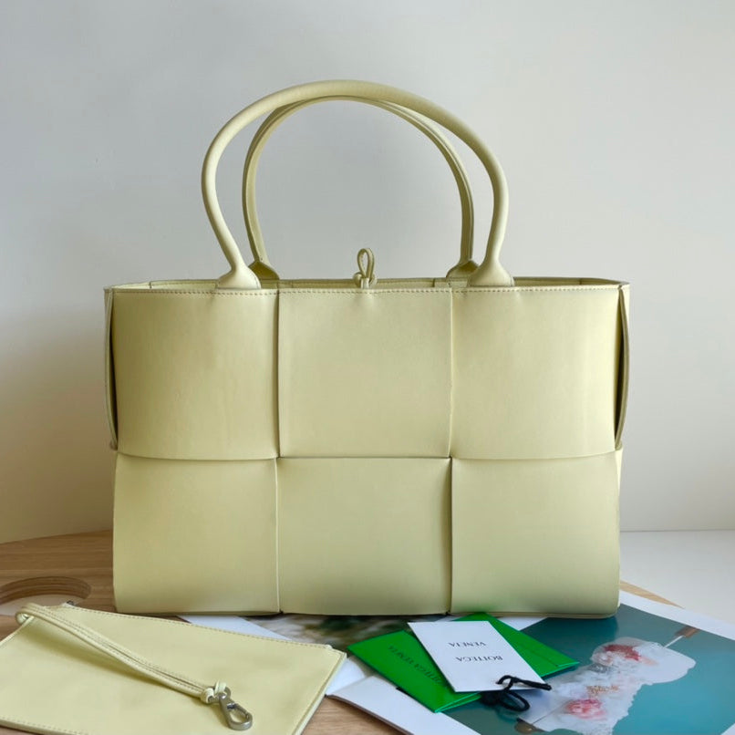 BOTTEGA VENETA ARCO TOTE 36 IN PALE YELLOW CALFSKIN