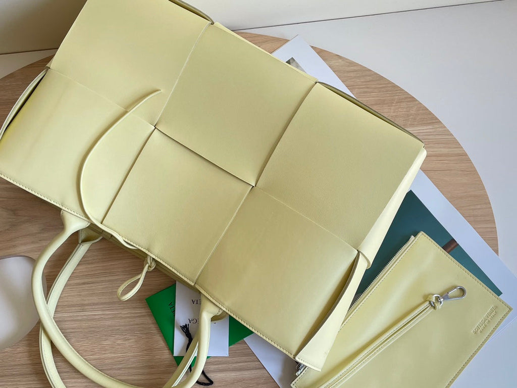 BOTTEGA VENETA ARCO TOTE 36 IN PALE YELLOW CALFSKIN
