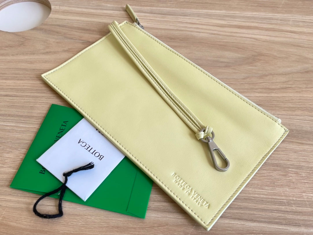 BOTTEGA VENETA ARCO TOTE 36 IN PALE YELLOW CALFSKIN