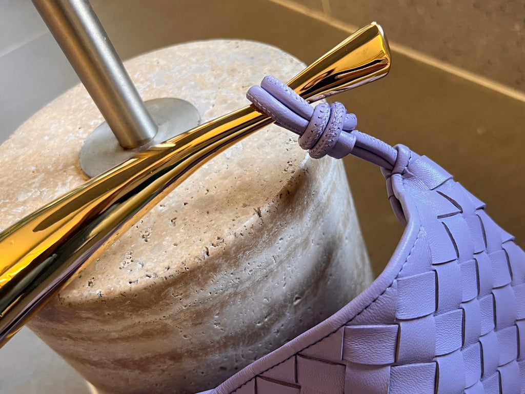 BOTTEGA VENETA SARDINE 33 WITH CHAIN IN LIGHT PURPLE LAMBSKIN