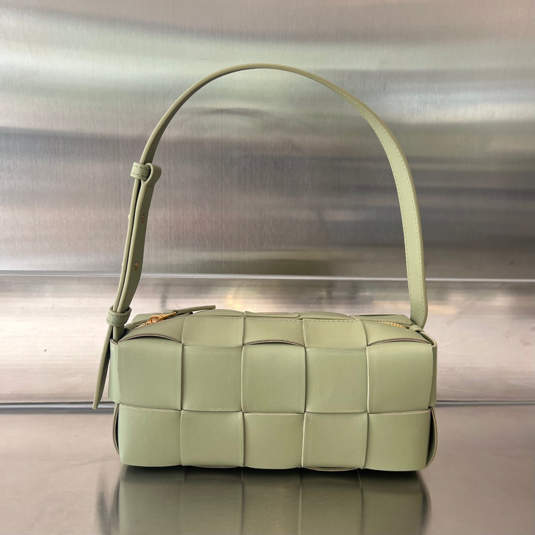 BOTTEGA VENETA BRICK CASSETTE 28 IN GIN GREEN CALFSKIN