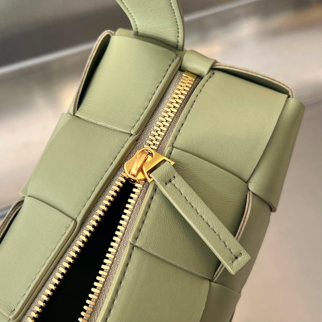 BOTTEGA VENETA BRICK CASSETTE 28 IN GIN GREEN CALFSKIN