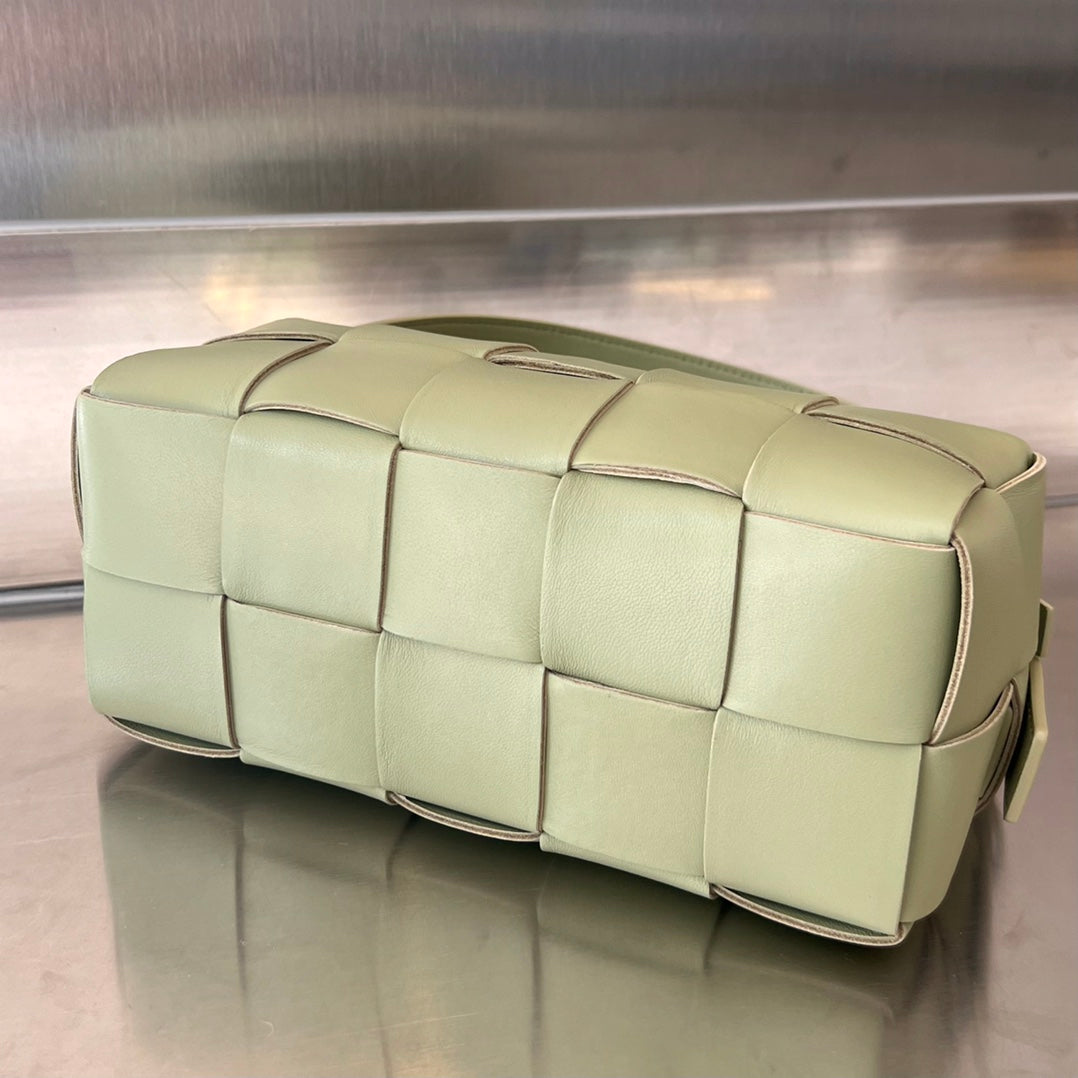 BOTTEGA VENETA BRICK CASSETTE 28 IN GIN GREEN CALFSKIN
