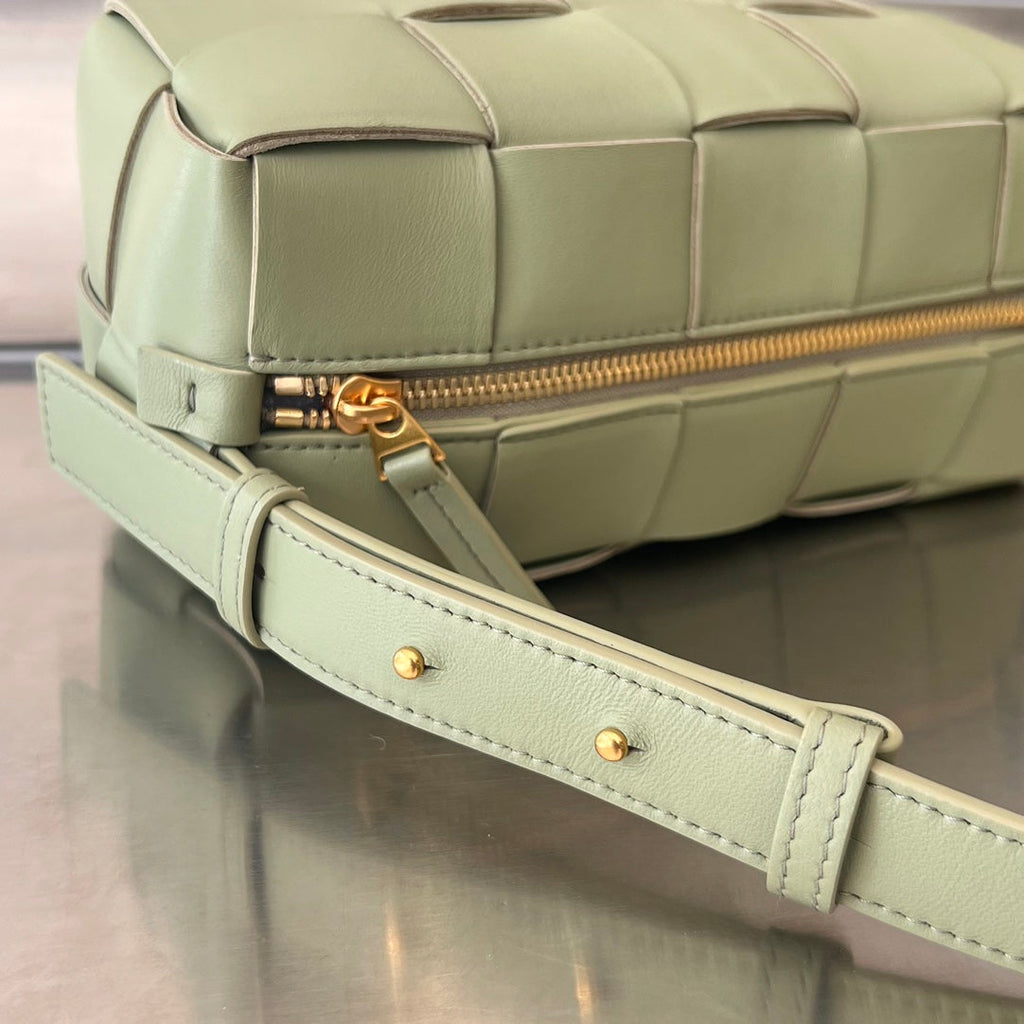 BOTTEGA VENETA BRICK CASSETTE 28 IN GIN GREEN CALFSKIN