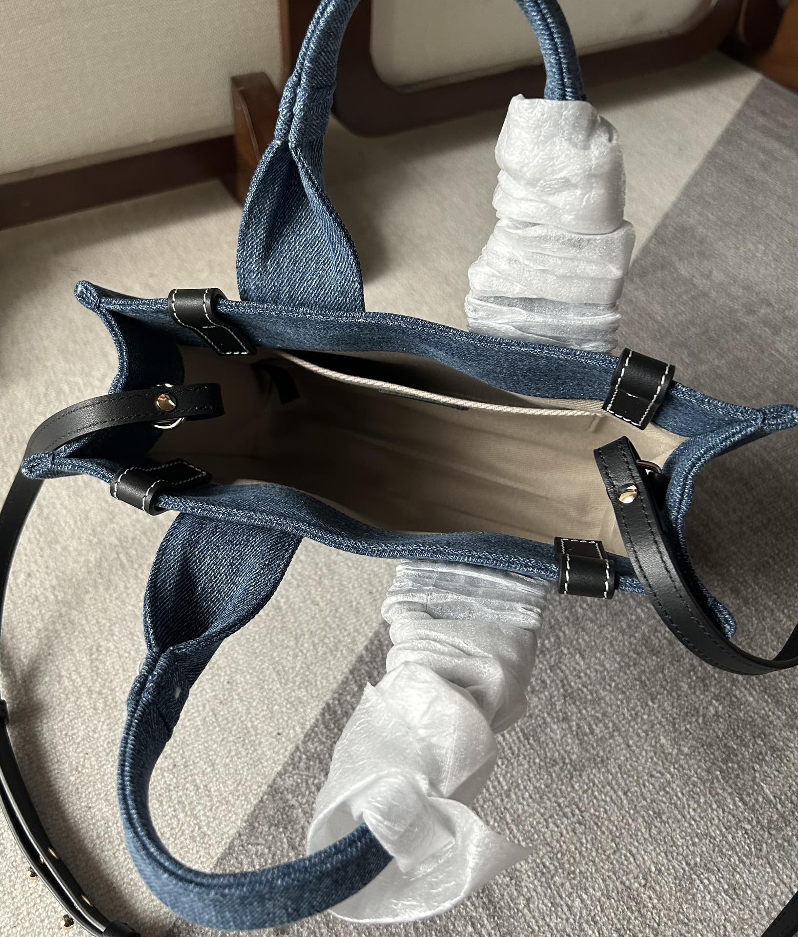 SMALL WOODY TOTE BAG 26.5 IN BLUE DENIM BLACK CALFSKIN