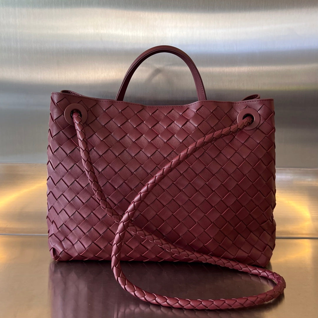 BOTTEGA VENETA MEDIUM ANDIAMO 32 IN BURGUNDY LAMBSKIN