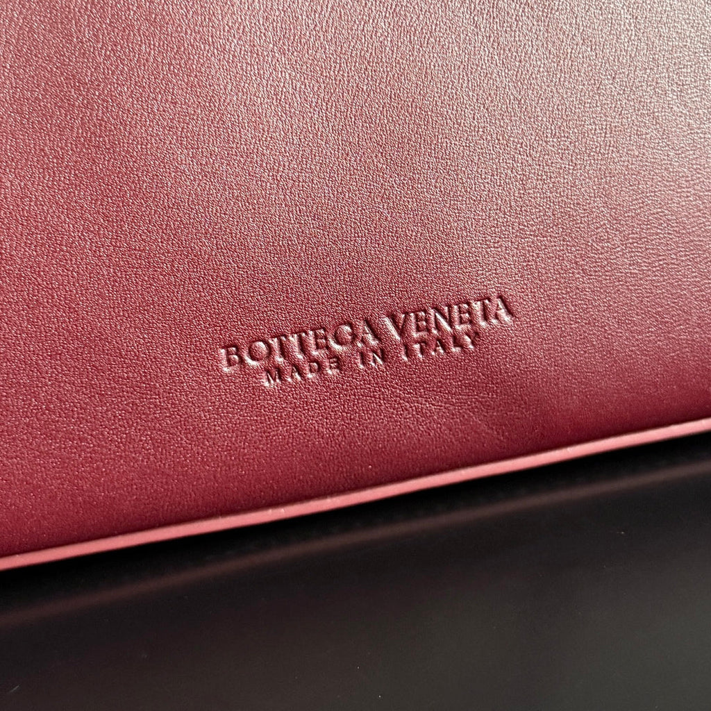 BOTTEGA VENETA 25S MEDIUM CIAO CIAO BAG 26 IN BURGUNDY CALFSKIN