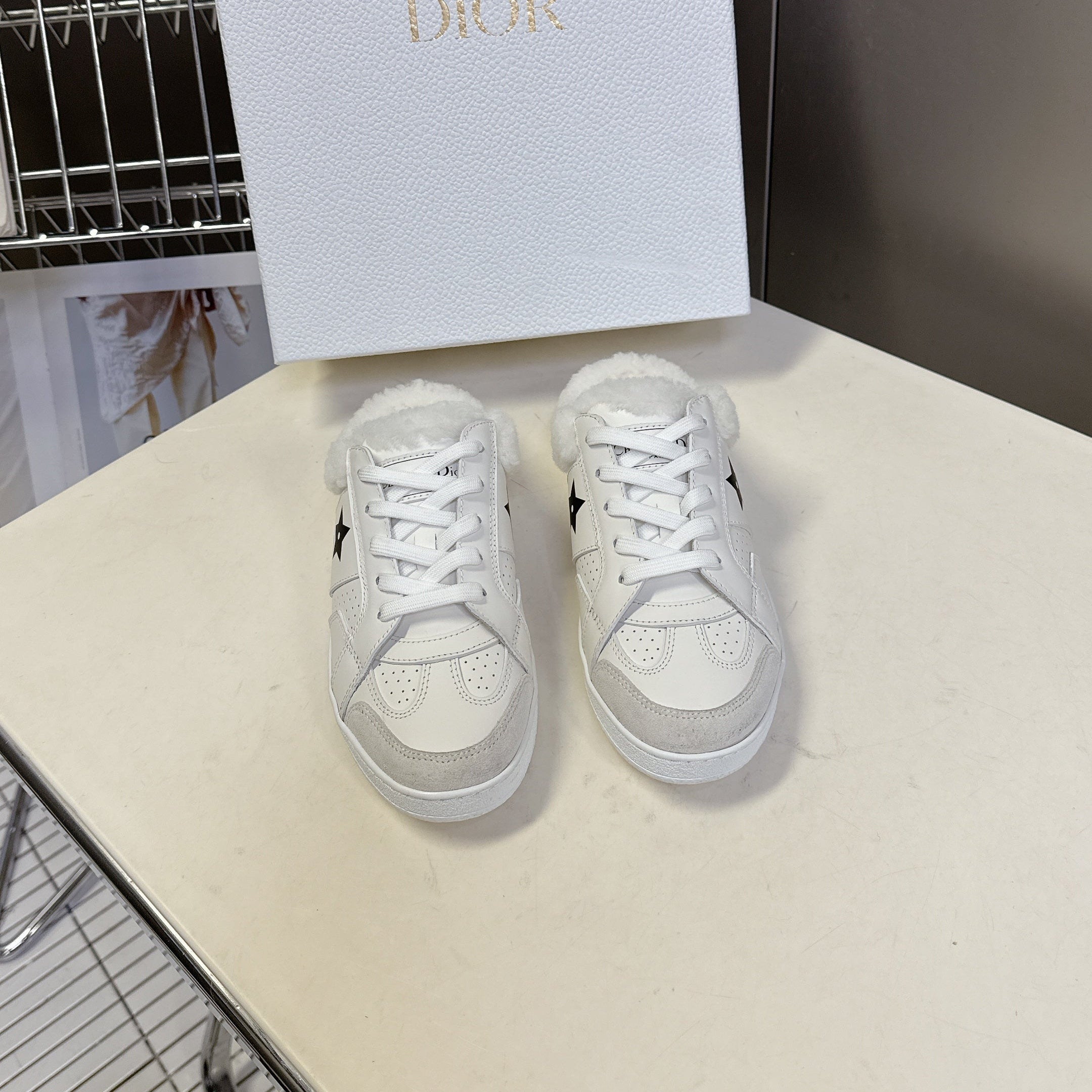 DIOR 25S  STAR SNEAKERS IN WHITE LAMBSKIN AND WOOL
