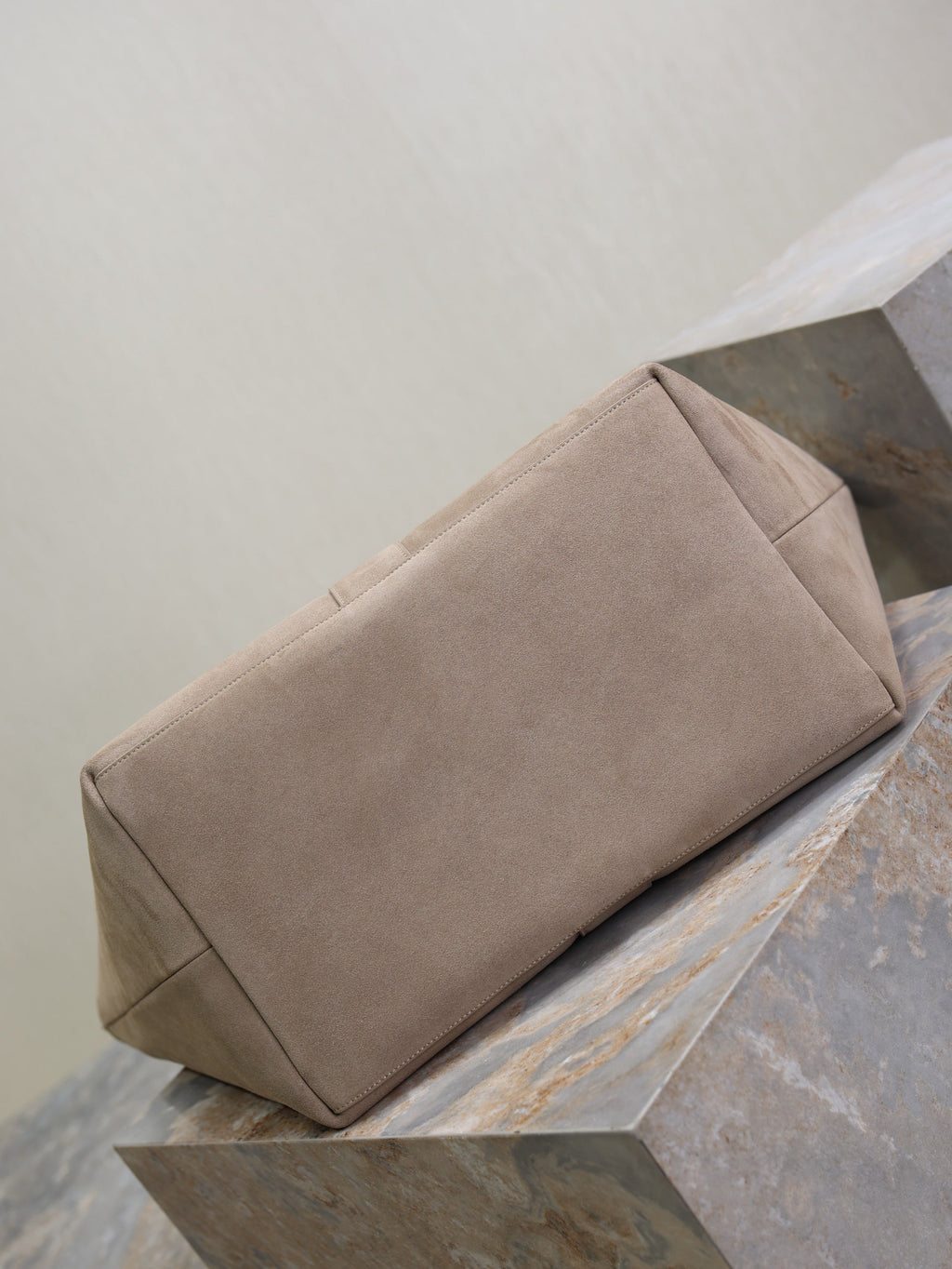 YSL 25S Y MAXI TOTE 50 IN DRY GRAIN SUEDE GOLD HARDWARE