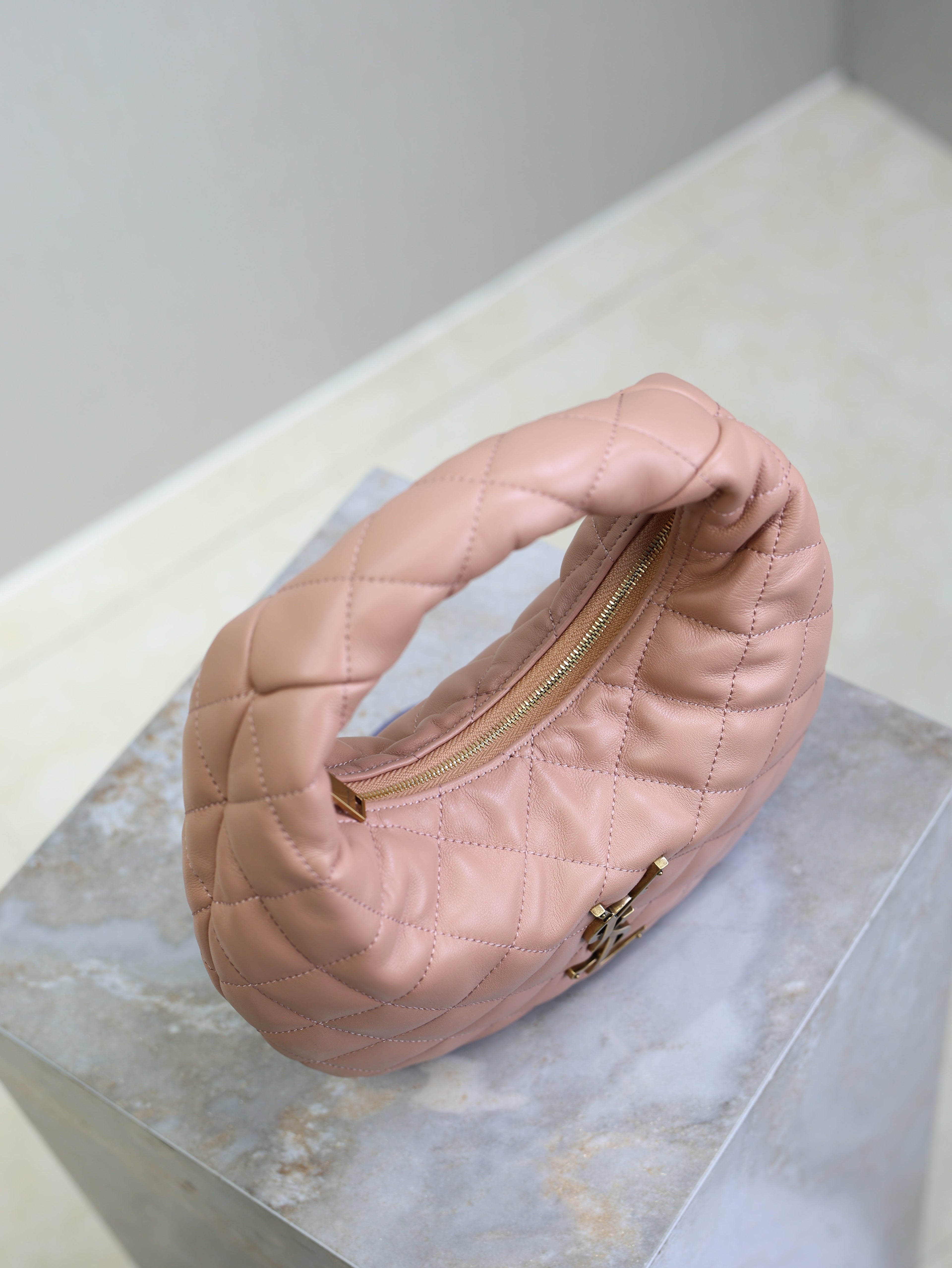 YSL 25S ICARINO 17 IN HORTENSIA QUILTED CALFSKIN GOLD HARDWRE