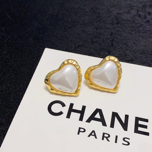 18K  Chanel Heart Pearl Earrings