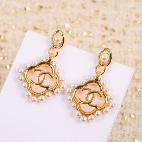 18K  Chanel Square Pearl Pendant Earrings