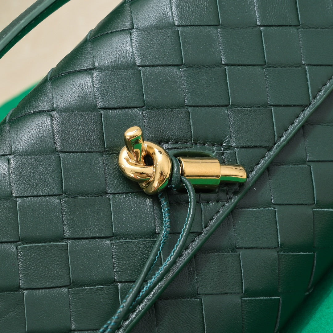 BOTTEGA VENETA Long Clutch Andiamo 31 Dark Green Leather Ghw