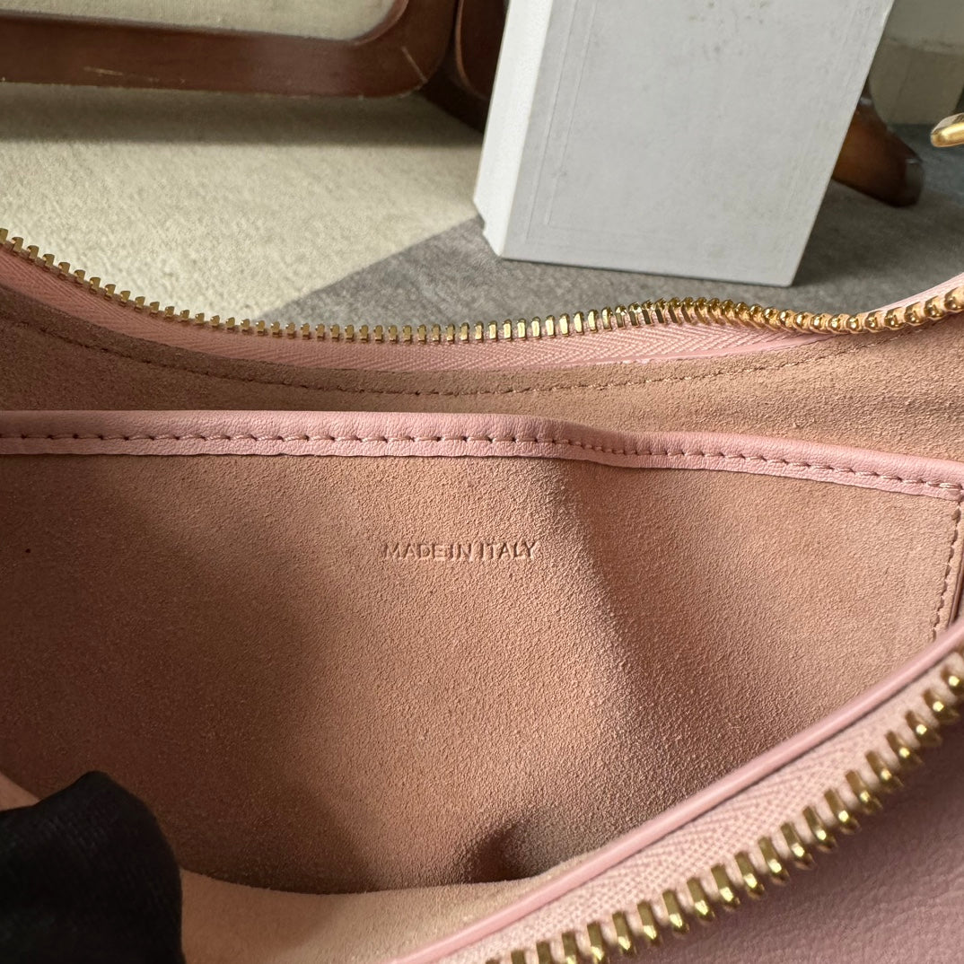 CELINE MEDIUM AVA TRIOMPHE BAG 23 IN LIGHT PINK SMOOTH CALFSKIN GOLD HARDWARE
