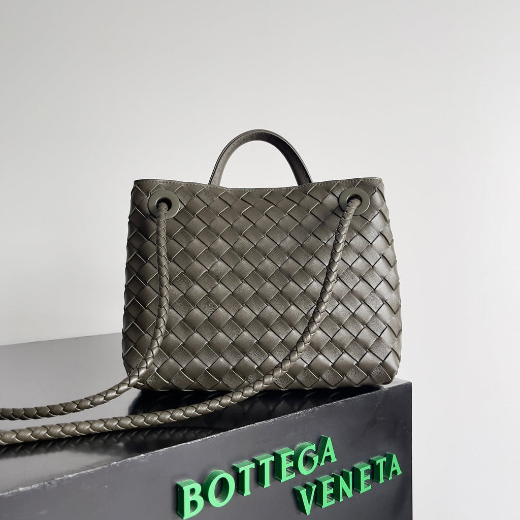 BOTTEGA VENETA SMALL ANDIAMO 25 IN KAKI LAMBSKIN