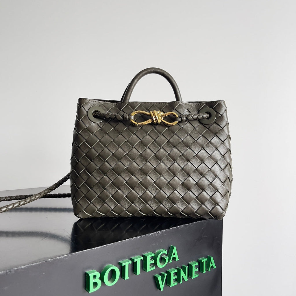 BOTTEGA VENETA SMALL ANDIAMO 25 IN KAKI LAMBSKIN