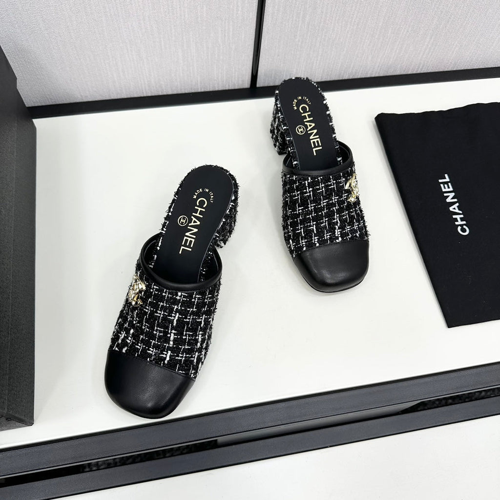 CHANEL HIGH MULE IN BLACK MIX WHITE WOOL TWEED AND CALFSKIN