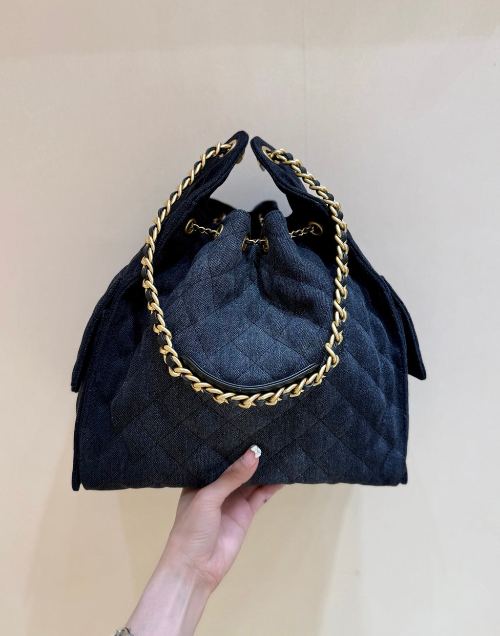 CHANEL 25 HANDBAG 40 IN BLACK DENIM GOLD HARDWARE