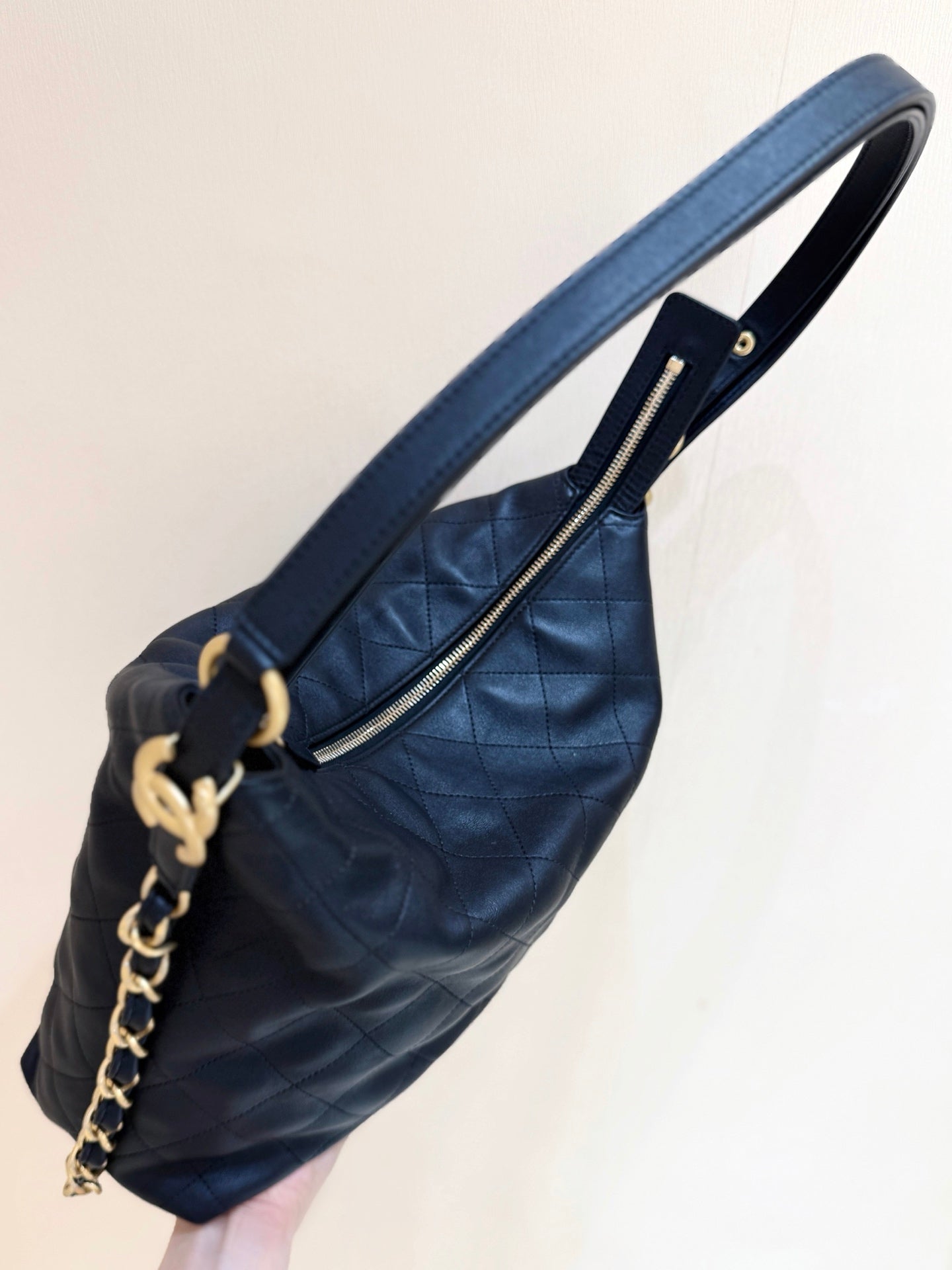 CHANEL 25S LARGE MAXIUM OLD HOBO BAG 34 IN BLACK CALFSKIN