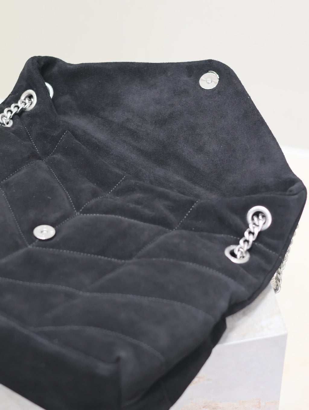 YSL 25S LOULOU PUFFER GM 35 IN BLACK SUEDE SILVER HARDWARE