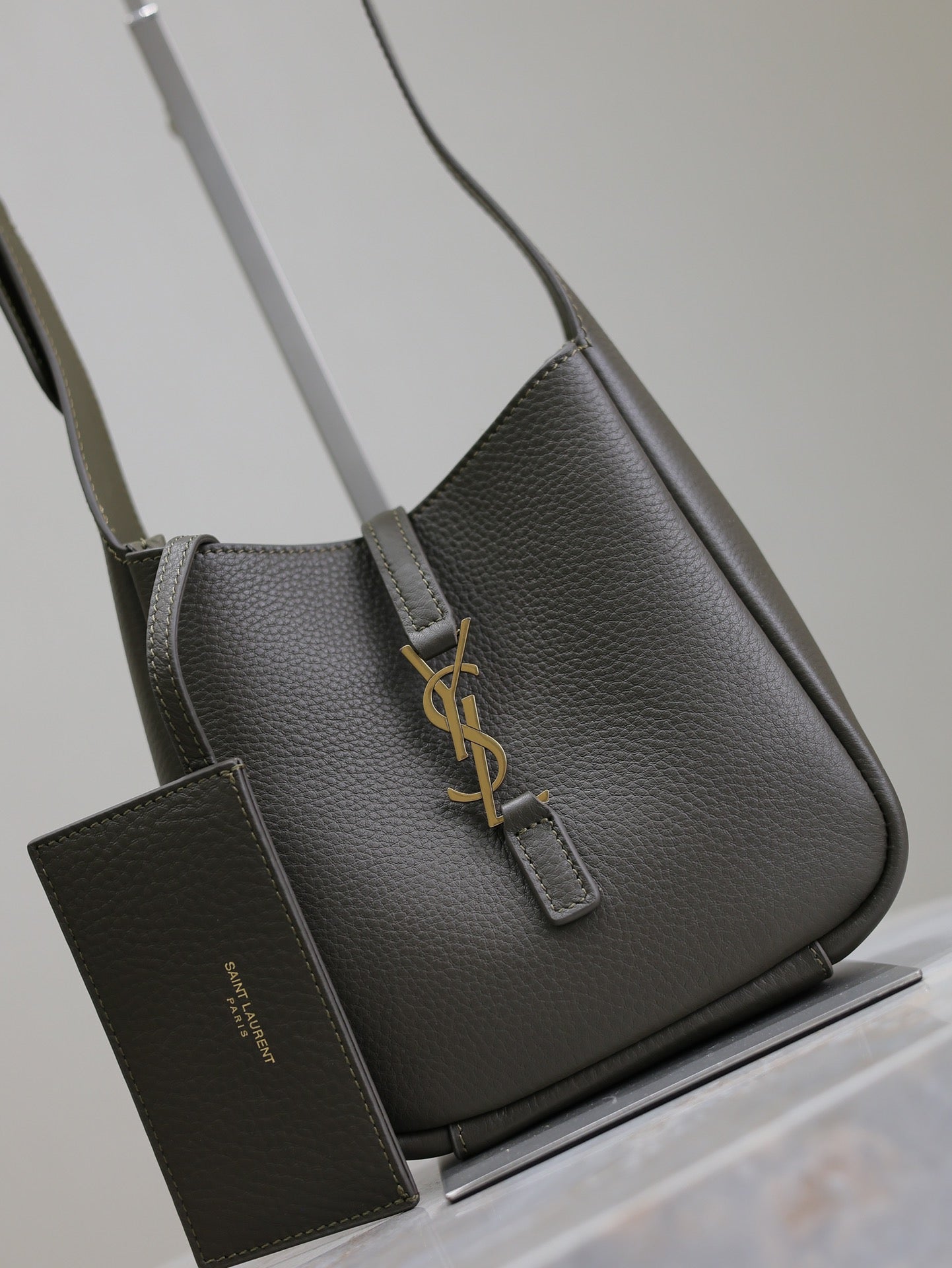 YSL 25S LE 5 À 7 BAG 16 IN LIGHT MUSK GRAINED CALFSKIN GOLD HARDWARE