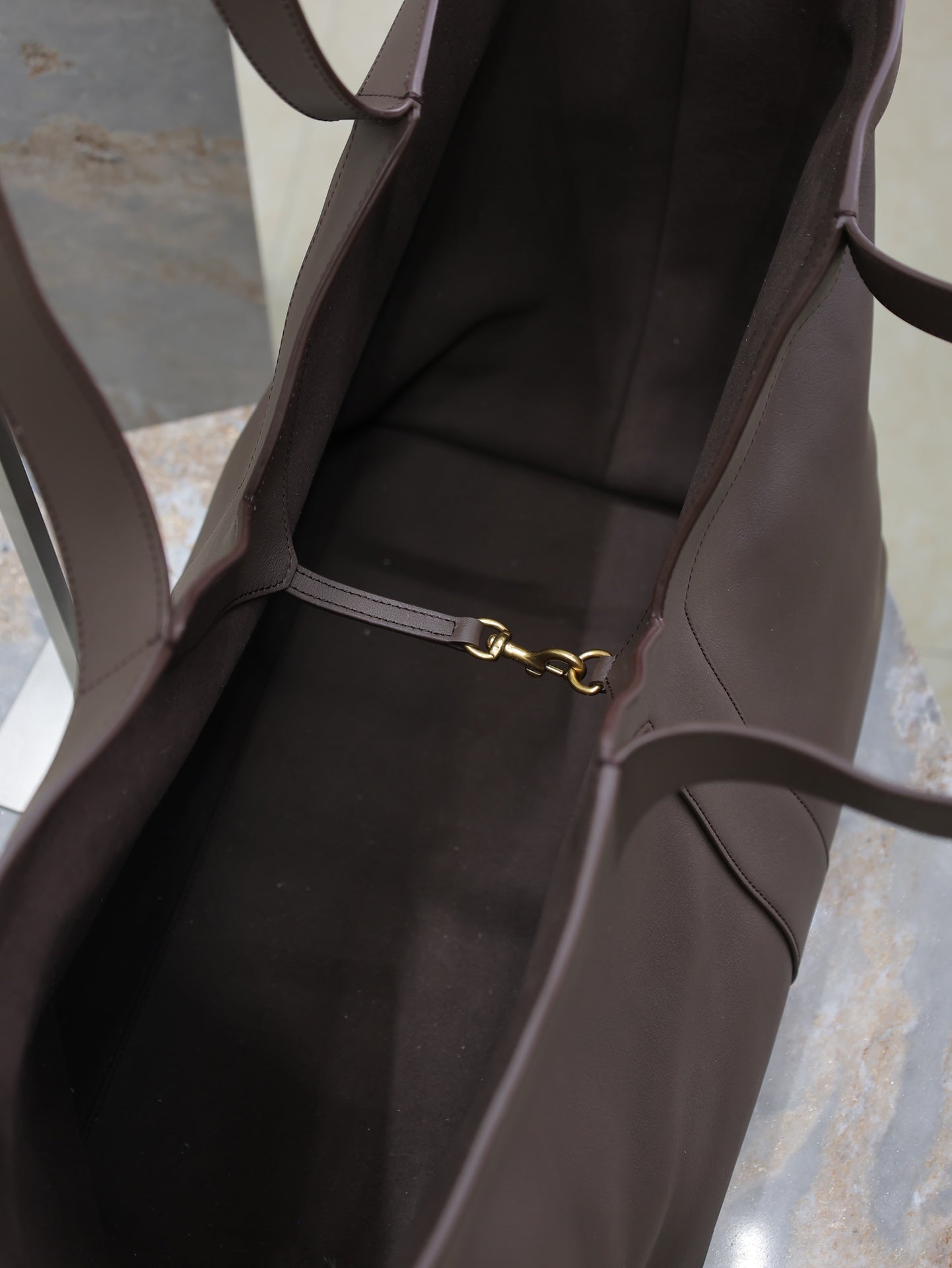 YSL 25S Y TOTE 50 IN PURPLE BROWN CALFSKIN GOLD HARDWARE
