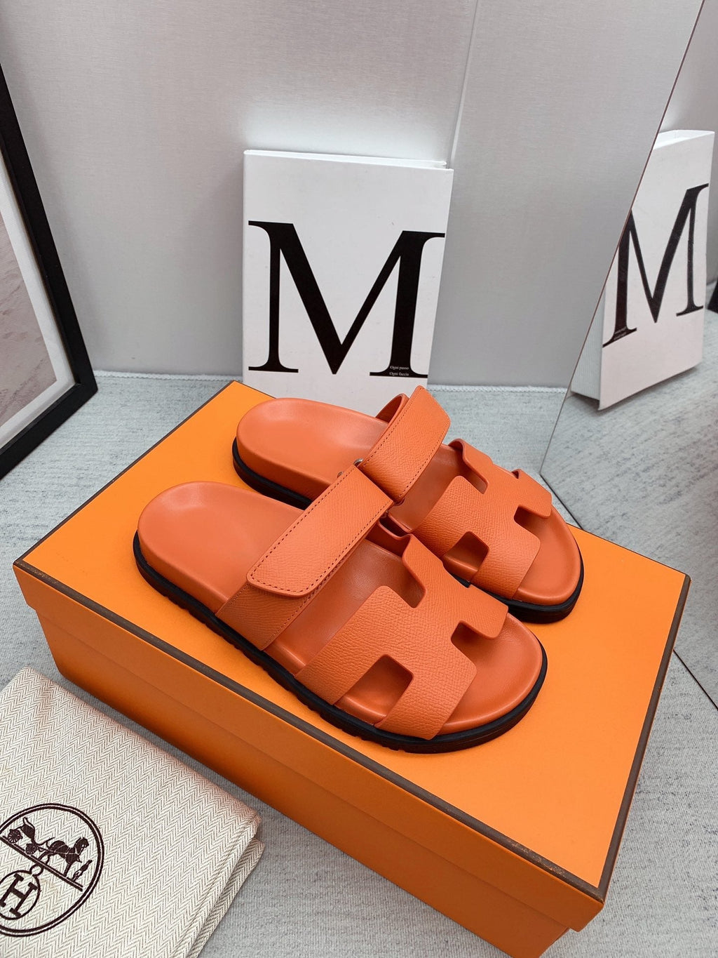 HERMES Chypre Sandal Orange